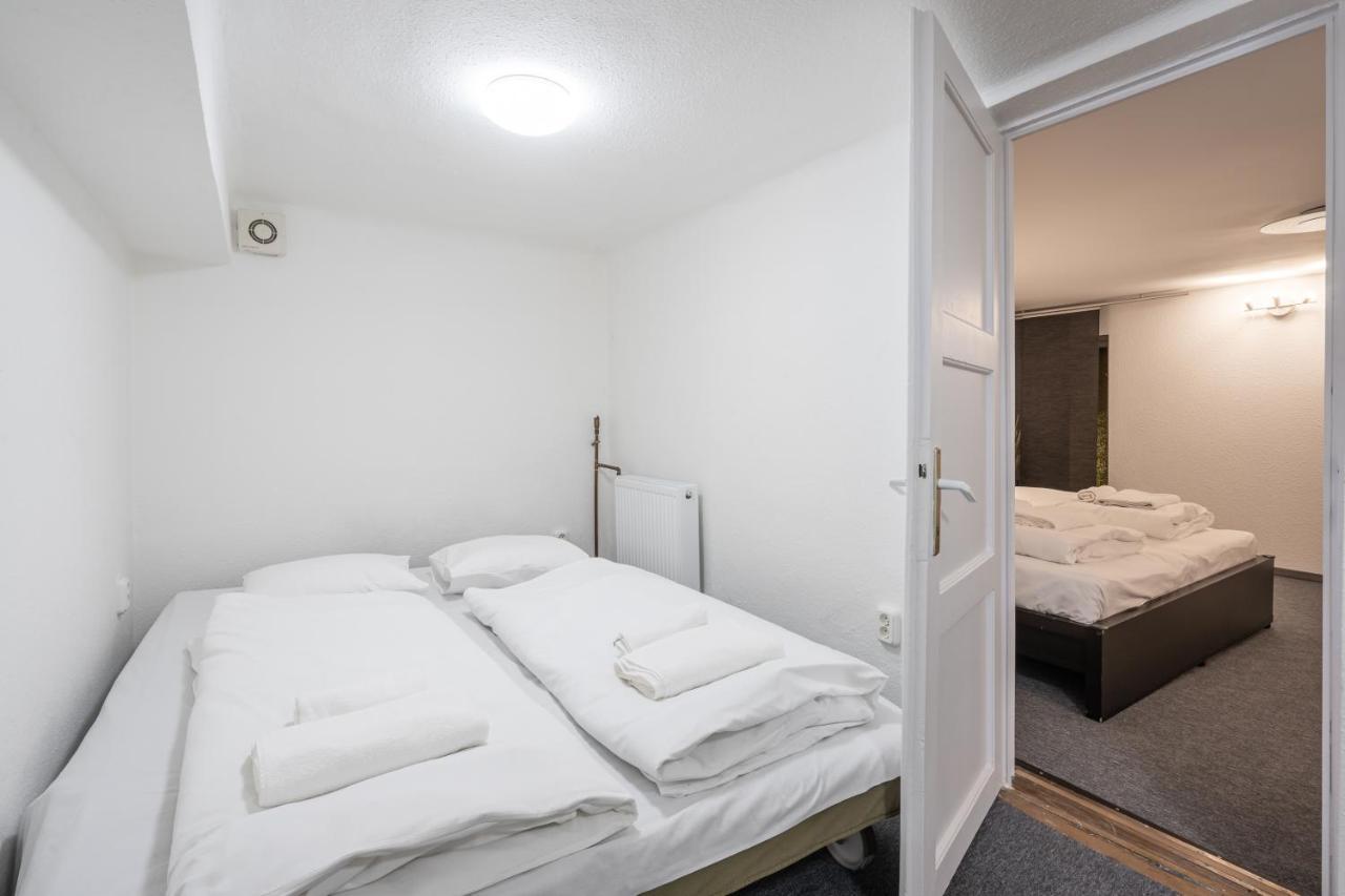 Zensen Nest Apartment Budapest Exteriör bild